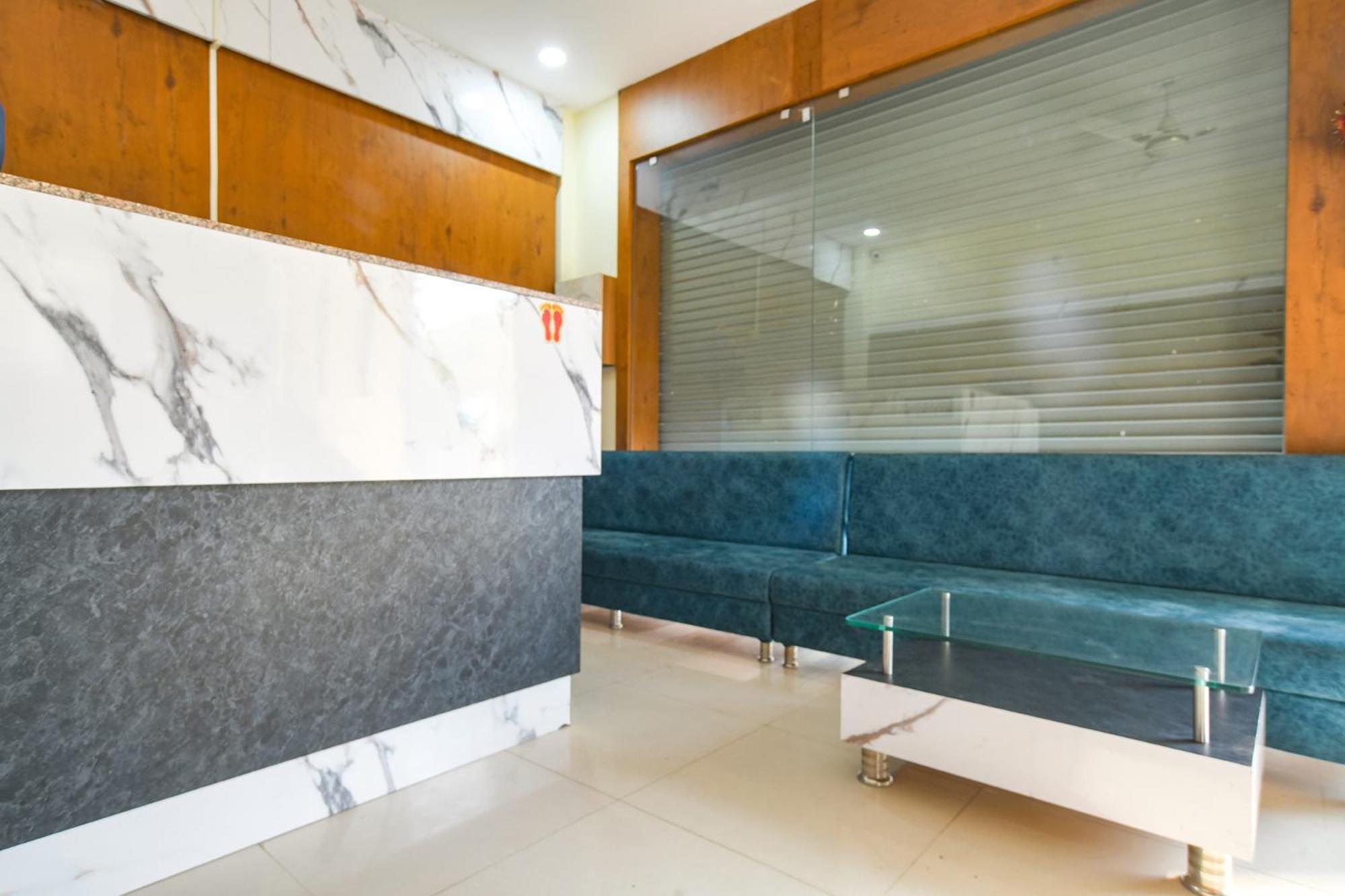 Hotel Fabhotel Grand Giriraj Indore